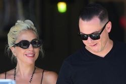 Lady Gaga chia tay bạn trai kỹ sư sau 3 tháng hẹn hò?