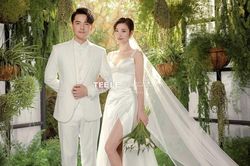 Vừa gửi thiệp cưới, Ông Cao Thắng và Đông Nhi bị dân mạng 'bắt lỗi'