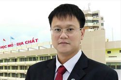Tưởng niệm Thứ trưởng giáo dục Lê Hải An: Hội trường 300 chìm trong đau buồn