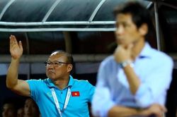 Báo Hàn: 'Nishino muốn thắng HLV Park để lấy uy với CĐV Thái Lan'