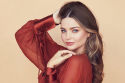 Miranda Kerr tiết lộ bí quyết luôn trẻ đẹp cho các bà bầu
