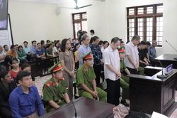 Vợ Chủ tịch tỉnh Hà Giang nhắn tin nhờ nâng điểm thế nào?
