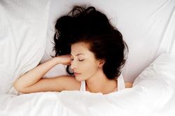 Cơ thể sẽ thay đổi như thế nào khi ngủ không dùng gối?
