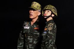 Phạm tội bất trung với nhà vua và âm mưu tiếm ngôi Hoàng hậu, 'Hoàng quý phi' Thái Lan bị phế truất