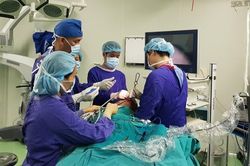 Quá béo làm vòng 2 chảy xệ, người phụ nữ phải hút 3,5 lít mỡ và cắt 3kg da bụng
