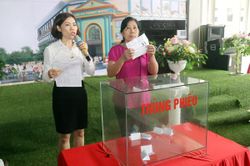Bốc thăm vị trí, điểm kinh doanh tại chợ Du lịch Phố Mới