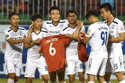 Minh Vương ghi bàn tặng riêng Xuân Trường trong ngày V League hạ màn