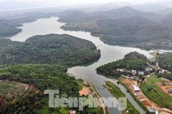 Khởi tố 3 đối tượng 'đầu độc' nguồn nước sông Đà