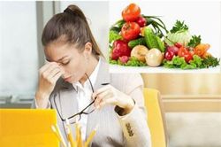 6 thực phẩm giúp giảm mờ mắt cho dân văn phòng