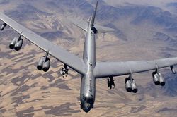 Tiêm kích Su-27 Nga xuất kích chặn máy bay ném bom B-52H Mỹ
