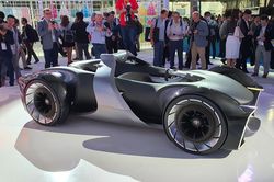 Toyota giới thiệu concept xe thể thao tương lai e-Racer
