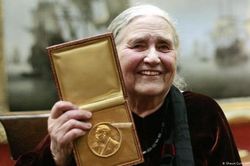 100 năm ngày sinh nhà văn Doris Lessing: Nhớ về 'người kể chuyện vĩ đại' của thế kỷ XX