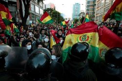 Tổng thống Bolivia tố cáo âm mưu đảo chính của các nhóm đối lập