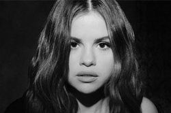 Selena Gomez tái xuất, viết nhạc về tình cũ Justin Bieber?