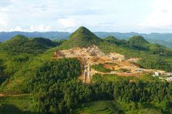 Xẻ núi xây dựng công trình tâm linh hơn 800 tỷ đồng gần cột cờ Lũng Cú, Hà Giang