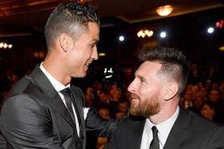 Giggs: 'Tôi nghiêng về Ronaldo, nhưng Messi là thiên tài'
