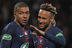 Cựu danh thủ Pháp lo Mbappe nhiễm thói xấu của Neymar