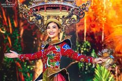 Kiều Loan vào top 10 thí sinh có trang phục dân tộc ấn tượng nhất