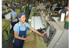 Đủ cách hành doanh nghiệp