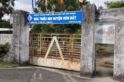 Nhà thiếu nhi tiền tỉ của huyện Hòn Đất bỏ hoang, trẻ em thiếu chỗ chơi