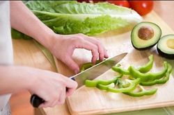 Những kiểu ăn rau tưởng ngon bổ nhưng lại độc hại vô cùng