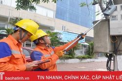 Điện lực TP Hà Tĩnh dẫn đầu đo đếm, thanh toán hiện đại