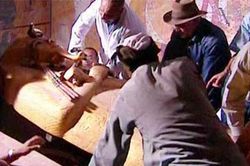 6 nhà khảo cổ học chết bí ẩn sau khi mở quan tài cổ đại