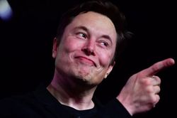 Giới bán khống cổ phiếu Tesla mất 1,5 tỷ USD trong một ngày