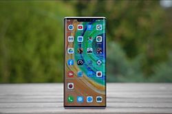 Hãng thiết kế chip hàng đầu thế giới vừa tung phao cứu sinh cho Huawei