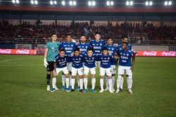 Văn Lâm cùng Muangthong United giành hạng 5 Thai League 2019