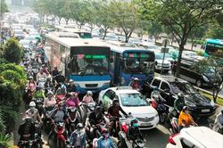 Phương tiện công cộng không được sử dụng, vì sao?