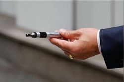 Hàn Quốc: Nhiều cửa hàng tiện lợi ngừng bán thuốc lá điện tử