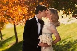 Ivanka Trump chia sẻ ảnh cưới với chồng nhân kỷ niệm 10 năm kết hôn