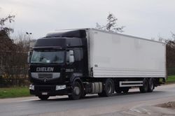 Phát hiện thêm di dân trong xe tới nơi container chứa 39 tử thi