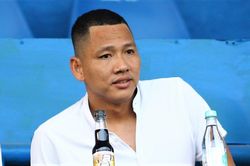 Anh Đức không nhận huy chương cúp quốc gia, Tiến Linh cởi áo