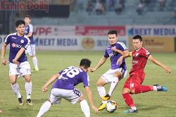 Cận cảnh tình huống gây tranh cãi ở trận đấu giữa Hà Nội FC và TP Hồ Chí Minh