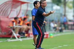 U19 Việt Nam lột xác dưới tay 'Phù thủy trắng' Troussier