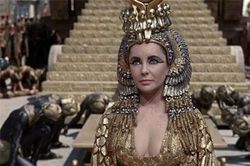 'Chuyện ấy' của nữ hoàng Cleopatra, 2000 năm vẫn có 'ma lực' ngút người