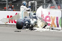 Nhà vô địch Japanese Grand Prix gặp tai nạn trên đường đua Mexico