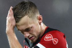 Sau thất bại kỷ lục 0-9, cầu thủ Southampton không nhận lương