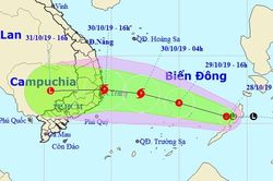 Áp thấp nhiệt đới trên Biển Đông giật cấp 8, Trung Bộ mưa lớn