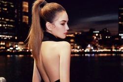 Vợ Châu Kiệt Luân khoe lưng trần