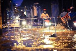 Triều cường dâng cao, TP Hồ Chí Minh ngập sâu trên diện rộng