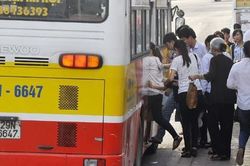 Chào tuần mới: Xe buýt công cộng - cần và đủ