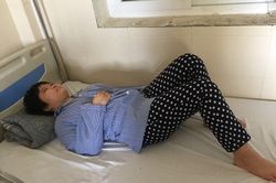 Nước mắt nữ sinh Đại học quốc gia phải chấm dứt ước mơ làm cô giáo vì ung thư