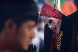 Đồ hóa trang Halloween càng kinh dị, càng đắt tiền