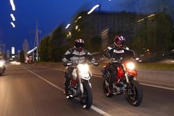 Những lưu ý giúp lái xe an toàn vào ban đêm, biker nào cũng nên biết