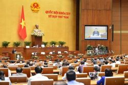 Quốc hội thảo luận về dự án Luật Xuất cảnh, nhập cảnh của công dân Việt Nam
