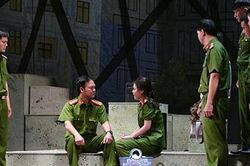 'Vẫn sống' – Xúc động và ấm áp tình người