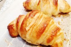 Học cách làm bánh Croissant phô mai thơm lừng